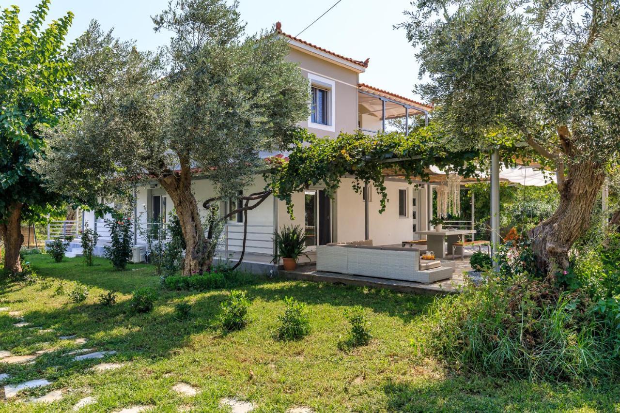 Artemis' Garden Apartment Skopelos Town Exterior photo