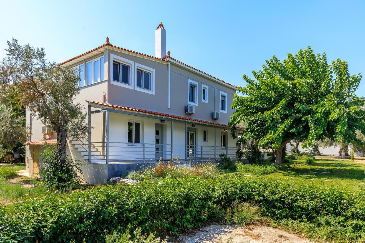 Artemis' Garden Apartment Skopelos Town Exterior photo