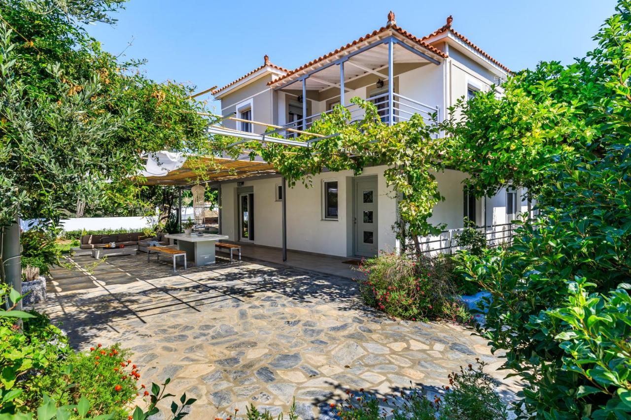 Artemis' Garden Apartment Skopelos Town Exterior photo